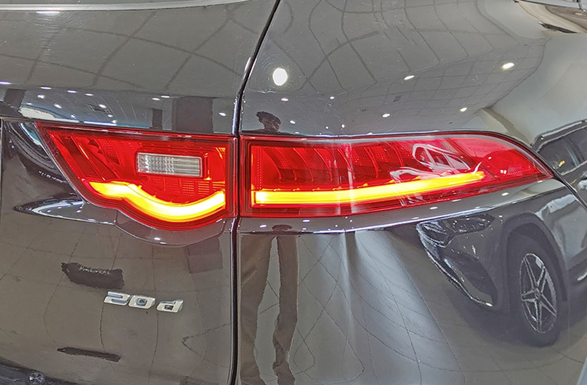 Jaguar F-Pace 2.0L i4D Pure RWD - foto 20