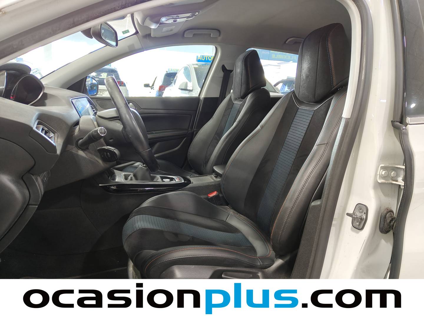 Foto asientos delanteros Peugeot 308 Peugeot 308 PureTech 130 Tech Edition (130 CV)