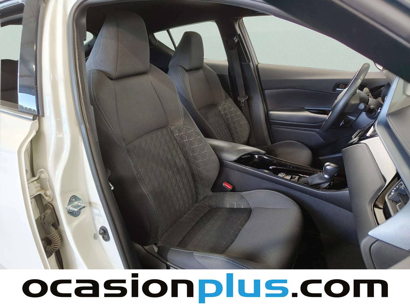 Foto Toyota C-HR Toyota C-HR 1.8 125H Advance (122 CV)