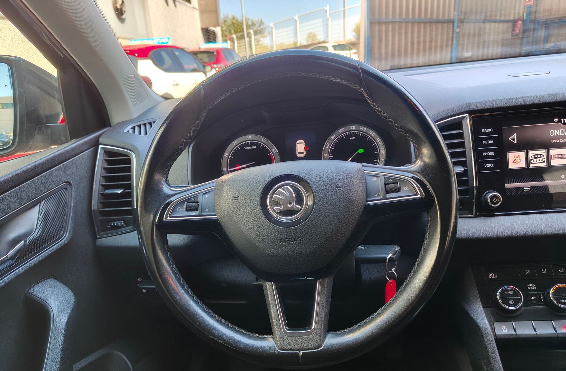 Škoda Karoq 1.5 TSI ACT Ambition DSG - foto 26