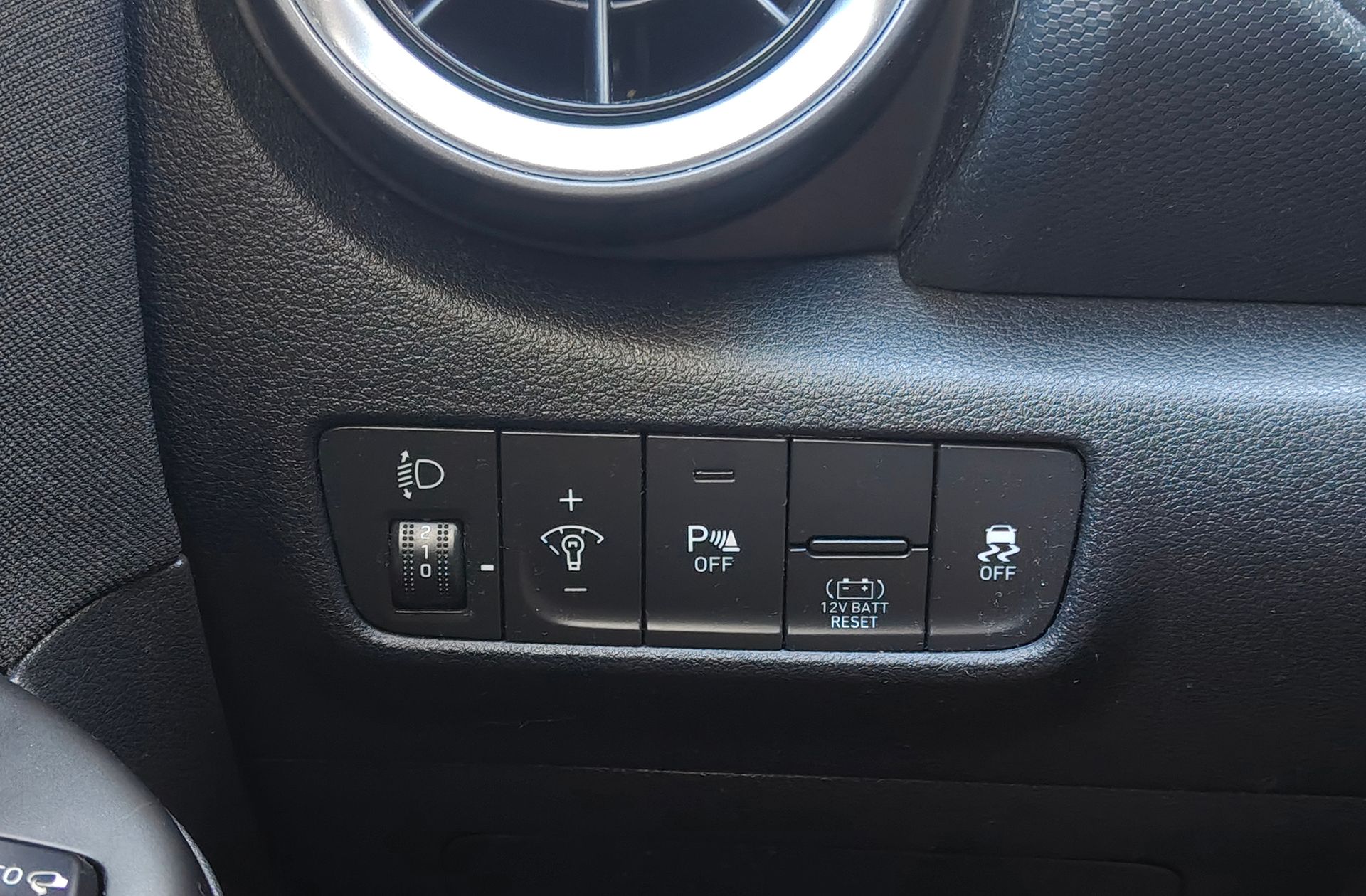 Hyundai Kona 1.6 GDI HEV Tecno 2C DCT - foto 13