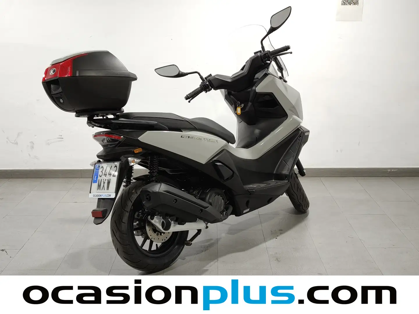 Foto Kymco Sky Town 125 ABS KYMCO Sky Town 125 ABS (11 CV)