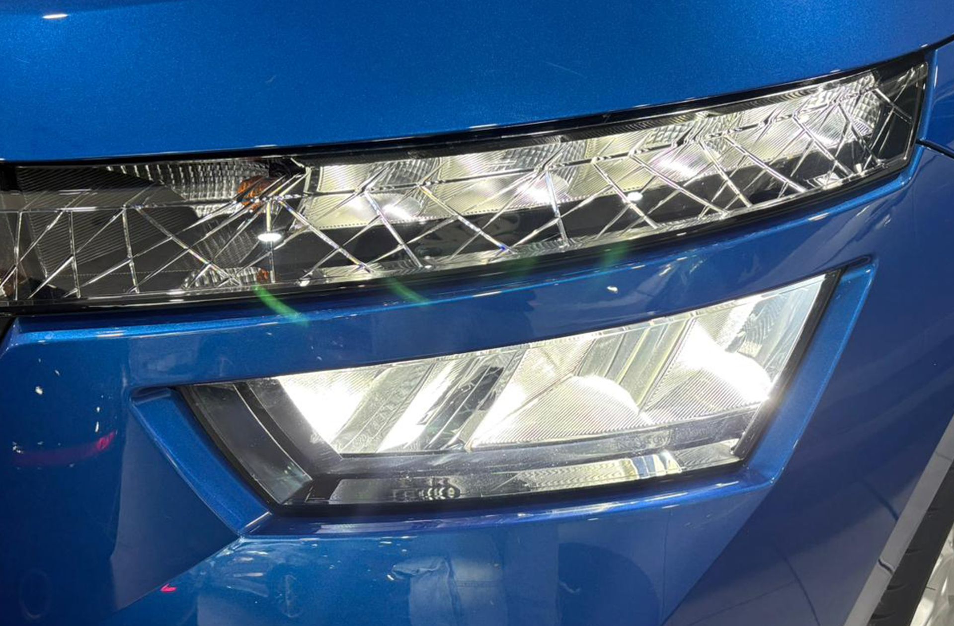 Škoda Kamiq 1.0 TSI Sport - foto 17