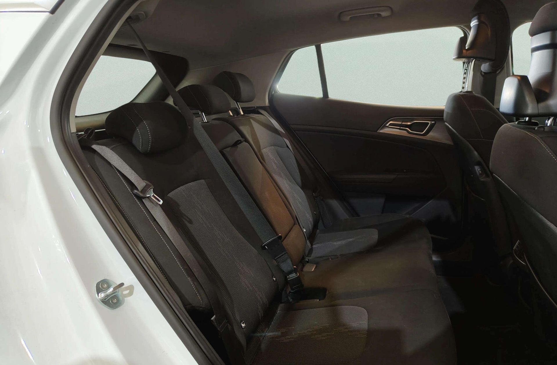 Kia Sportage 1.6 T-GDi MHEV Drive 4x2 - foto 18