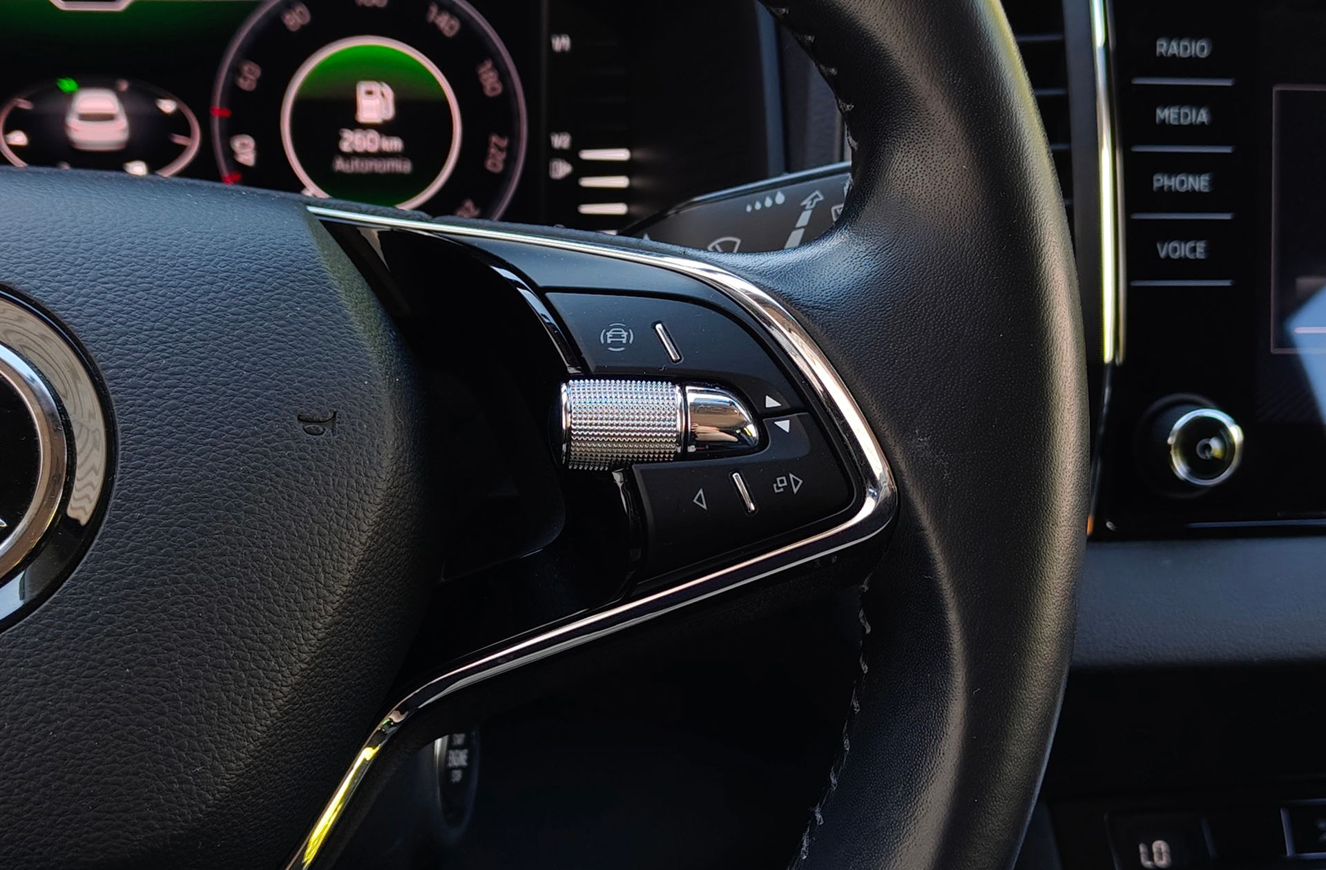 Škoda Karoq 1.5 TSI ACT 125 Aniversario DSG - foto 28