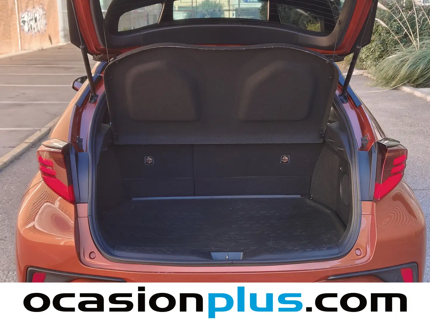 Foto Toyota C-HR Toyota C-HR 180H Kaji Edition (184 CV)