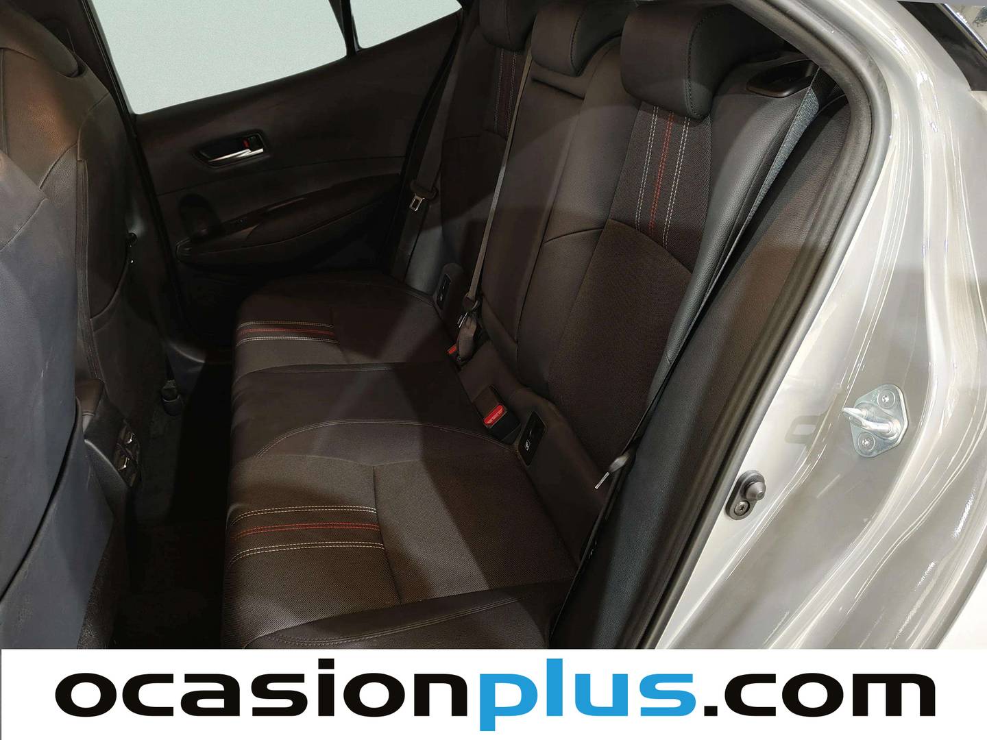 Foto asientos traseros Toyota Corolla Toyota Corolla 180H GR-SPORT E-CVT (184 CV)
