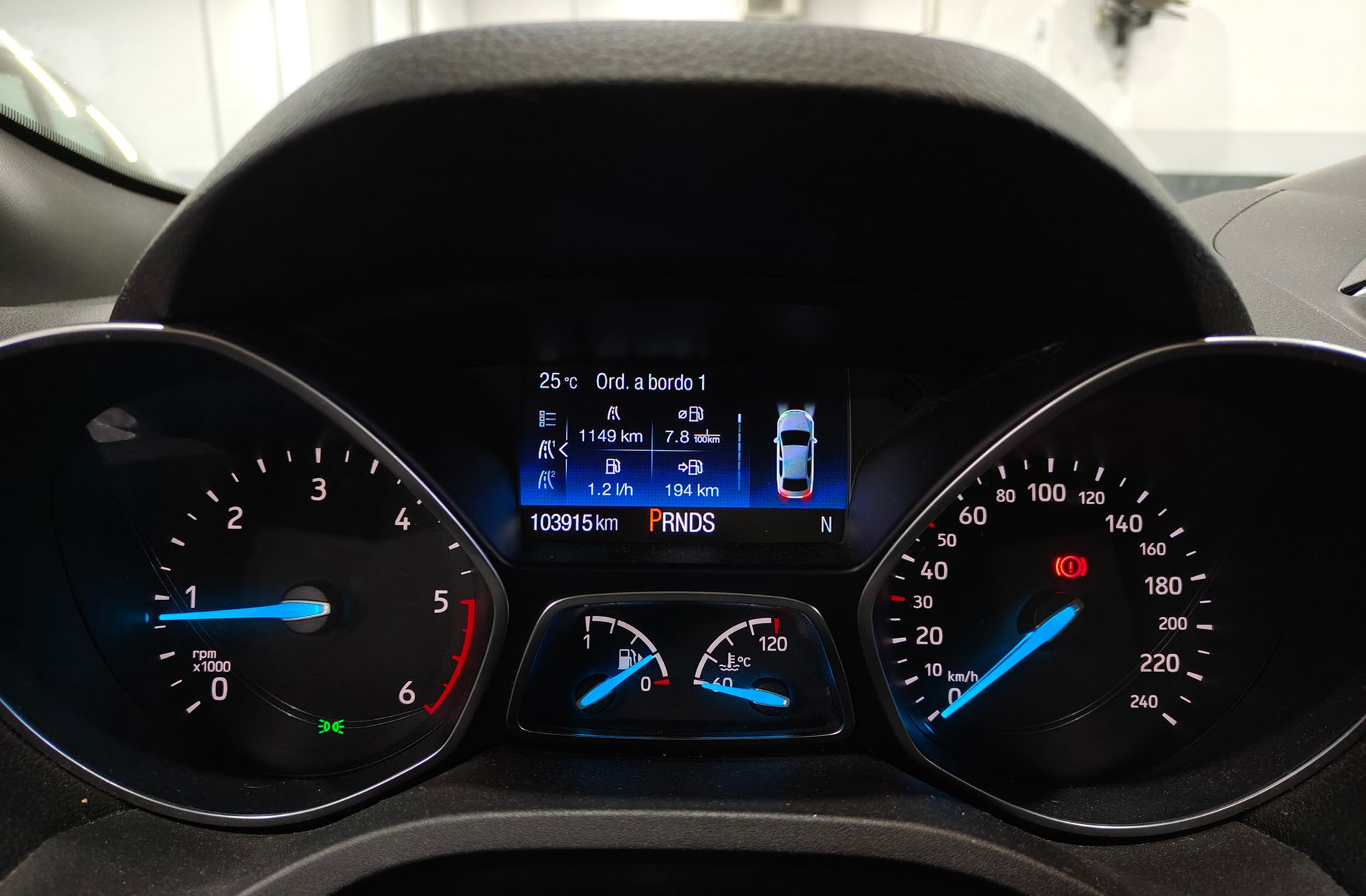 Ford Kuga 2.0 TDCi ST-Line Limited Edition 4x2 - foto 24