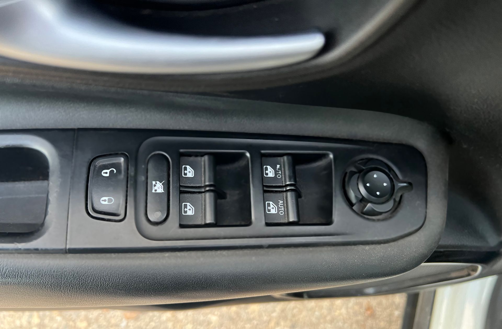 Jeep Renegade 2.0 MultiJet Night Eagle 4x4 - foto 28