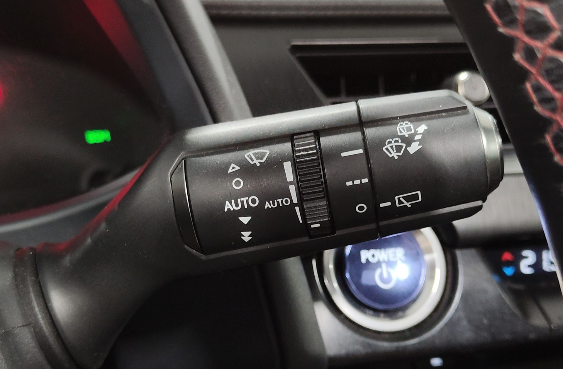 Lexus UX 250h F Sport - foto 39