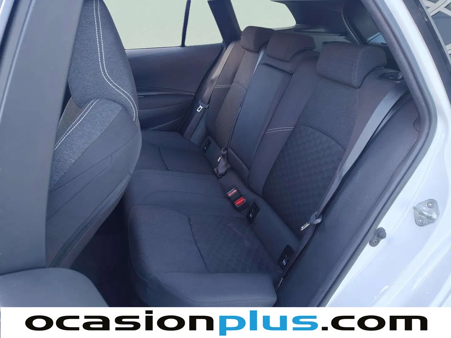 Foto Toyota Corolla Toyota Corolla Touring Sport 140H Business (140 CV)