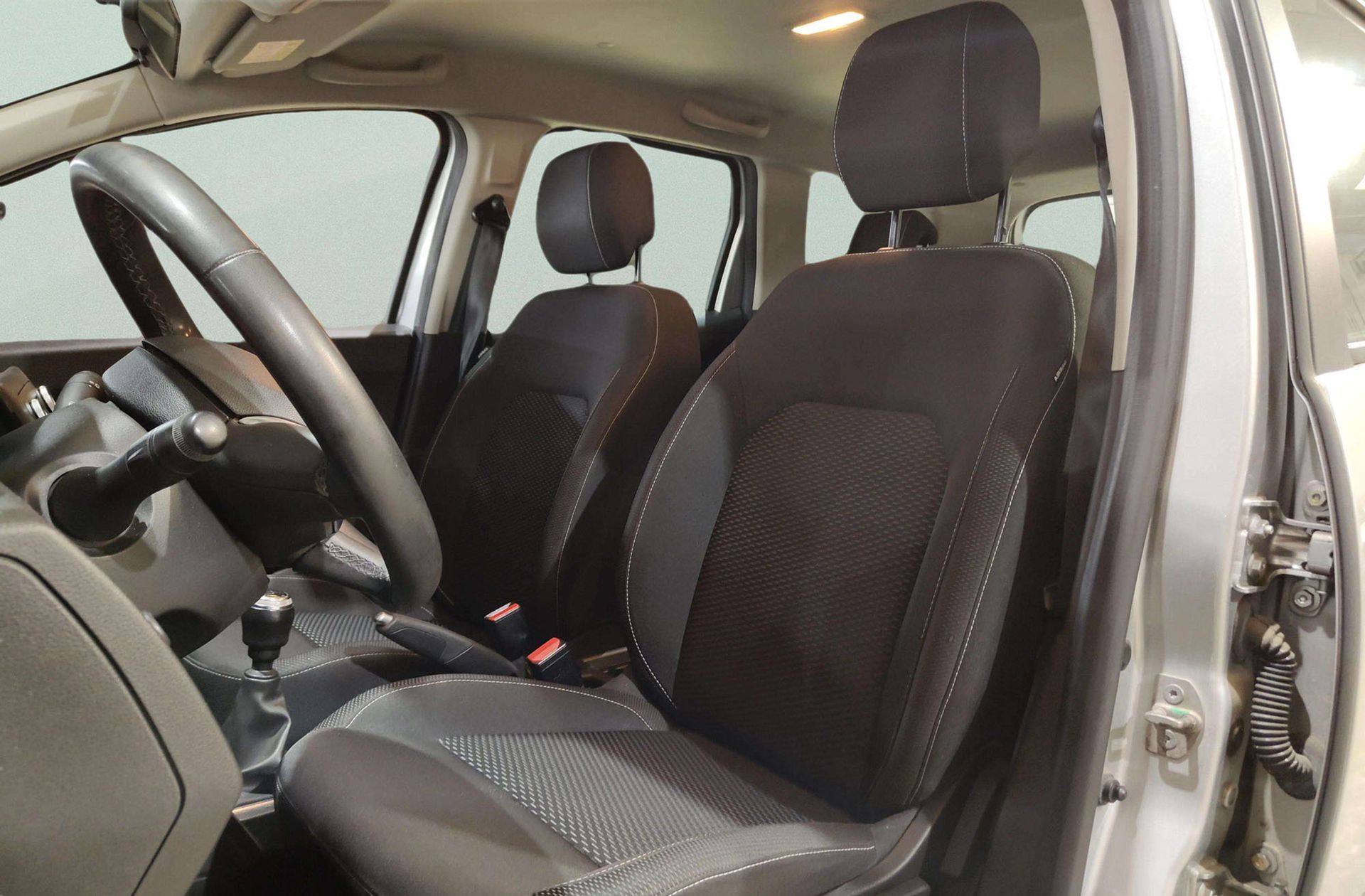 Dacia Duster Comfort TCe 4x2 - foto 8