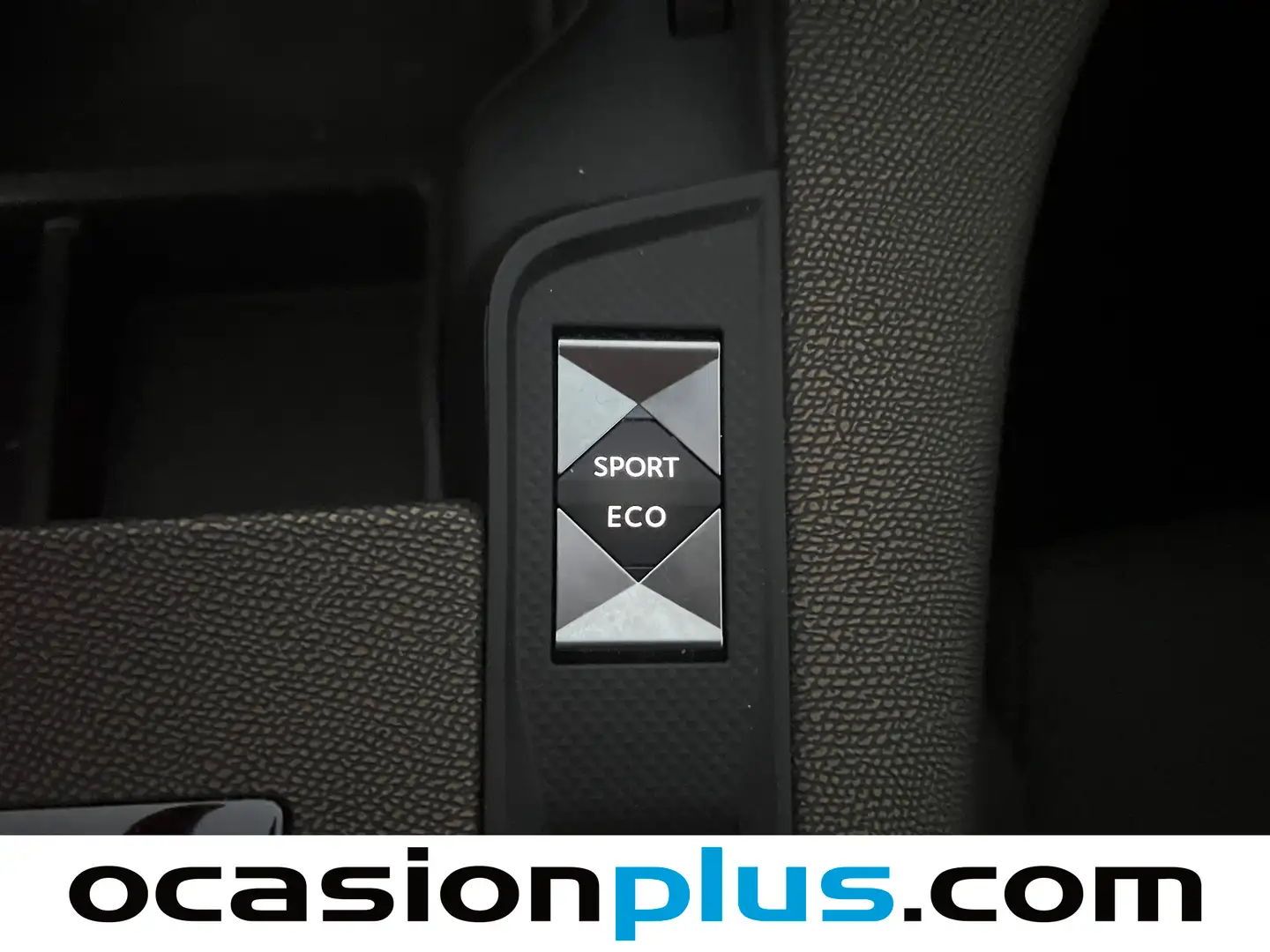 Foto DS DS 7 Crossback DS DS7 Crossback PureTech 130 Bastille+ AT (131 CV)