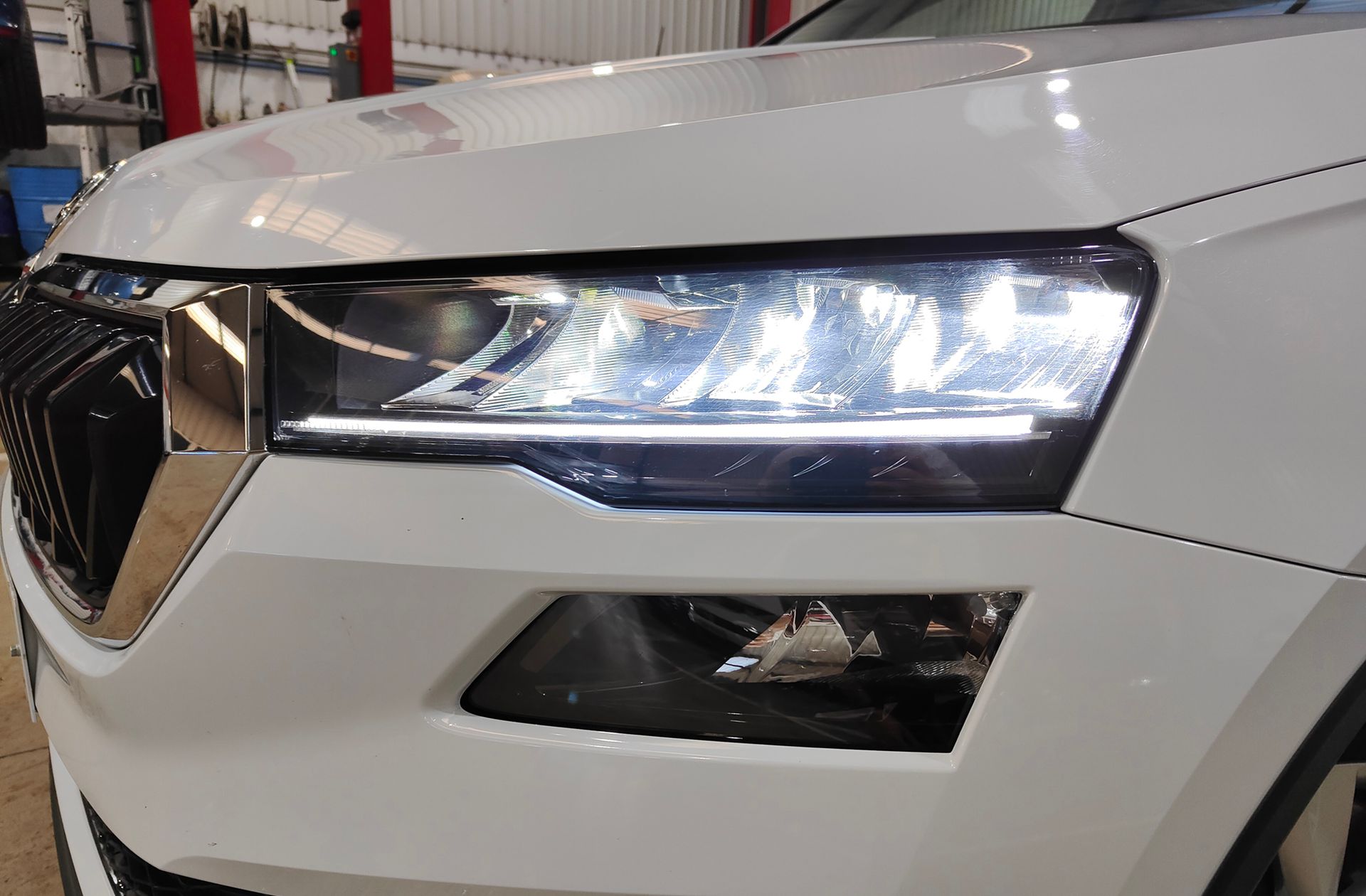 Škoda Karoq 2.0 TDI Selection - foto 14