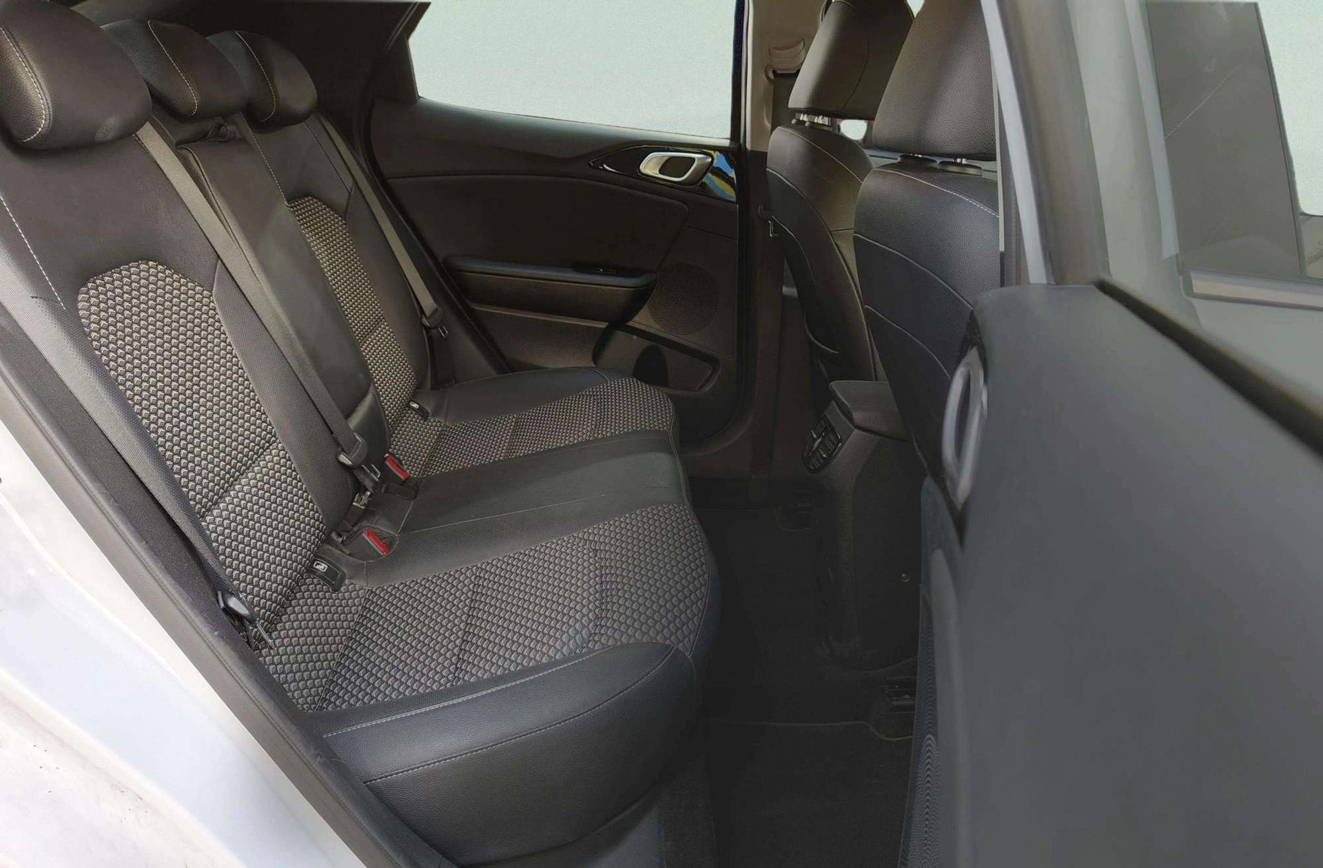 Kia XCeed 1.5 MHEV iMT Tech - foto 21