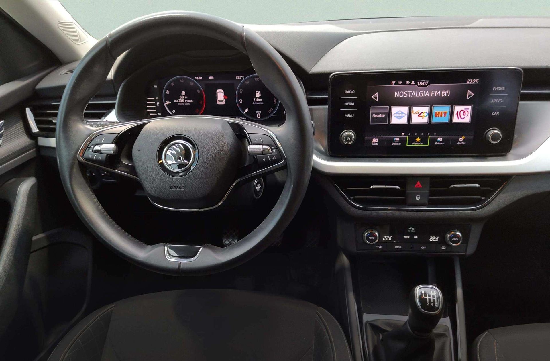 Škoda Kamiq 1.0 TSI Emotion - foto 27