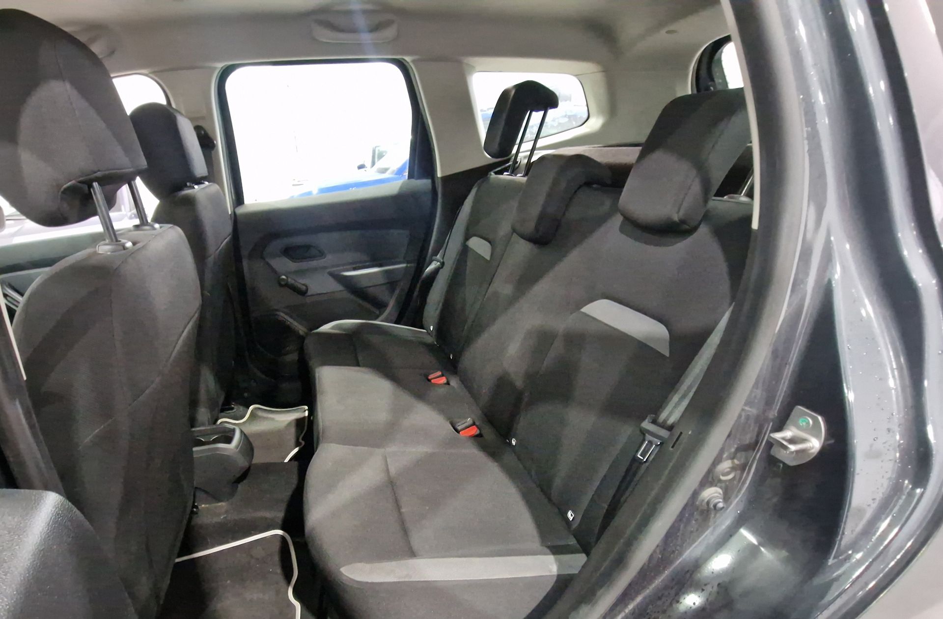 Dacia Duster 1.6 Access 4x2 - foto 11