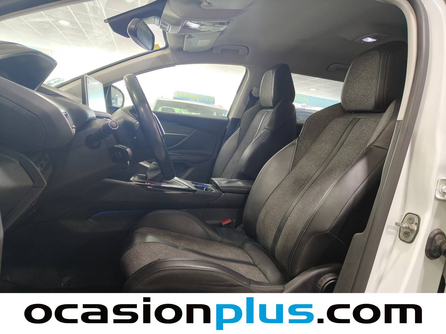 Foto asientos traseros Peugeot 5008 Peugeot 5008 PureTech 130 S&S Allure (130 CV) 7 PLAZAS