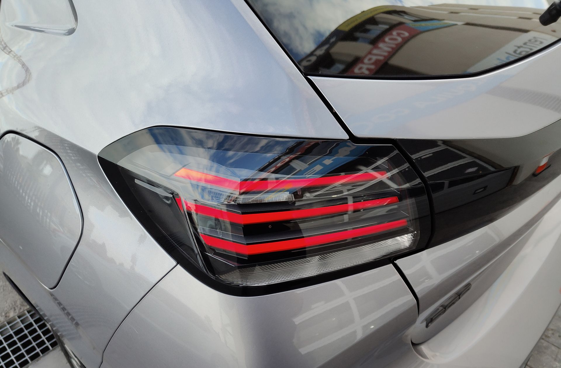 Peugeot 208 Allure Hybrid eDCS6 - foto 18