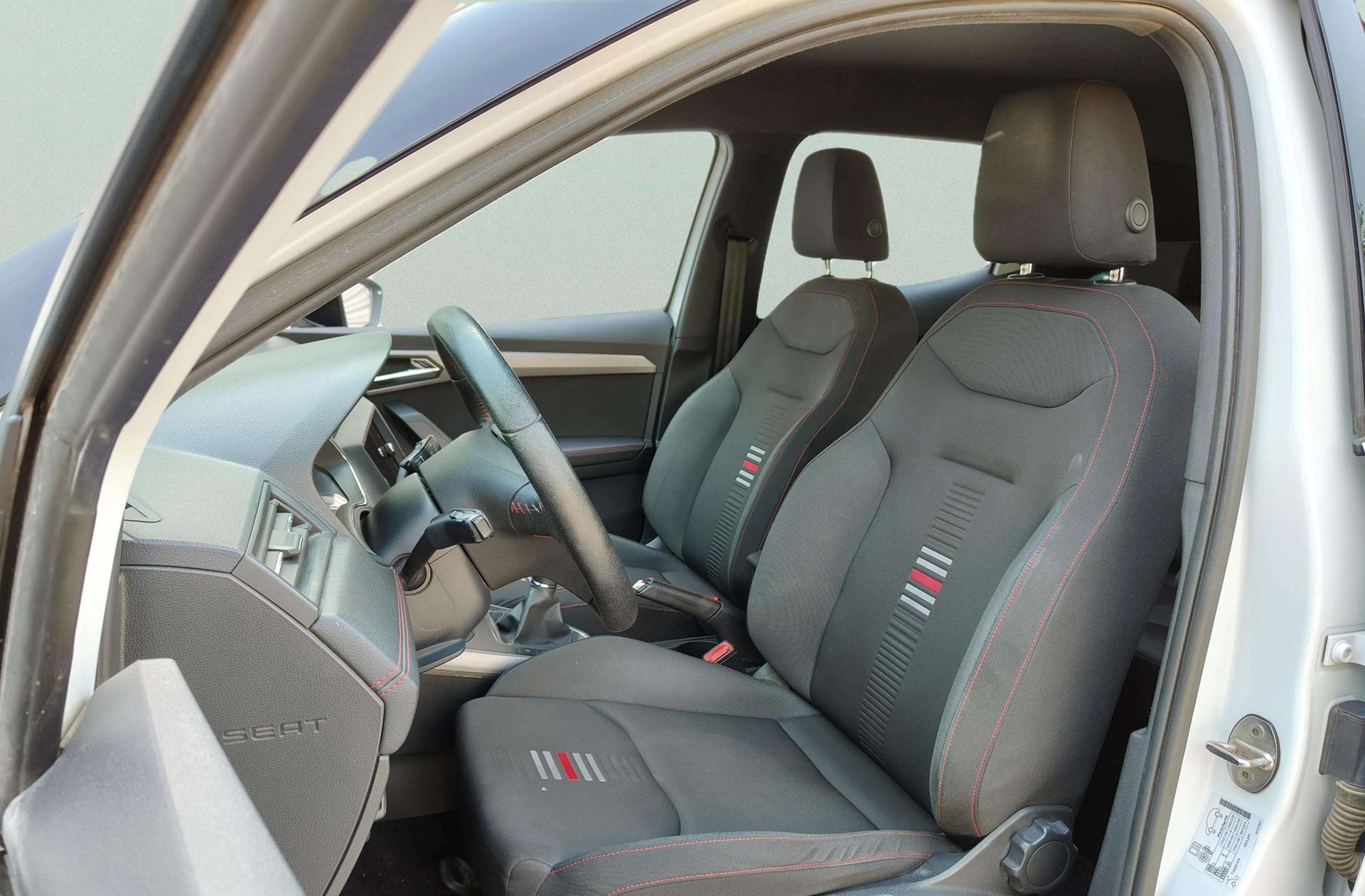 SEAT Arona 1.6 TDI Ecomotive FR - foto 11