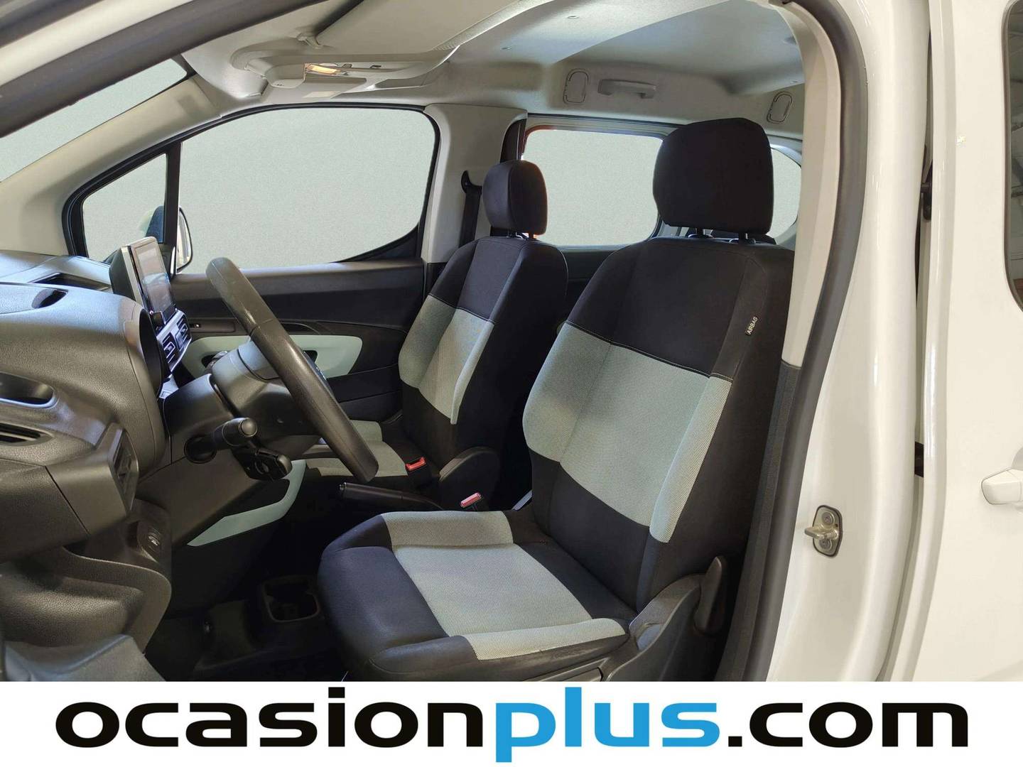 Foto asientos delanteros Citroën Berlingo Citroën Berlingo Combi BlueHDi 100 Talla M Feel (100 CV)
