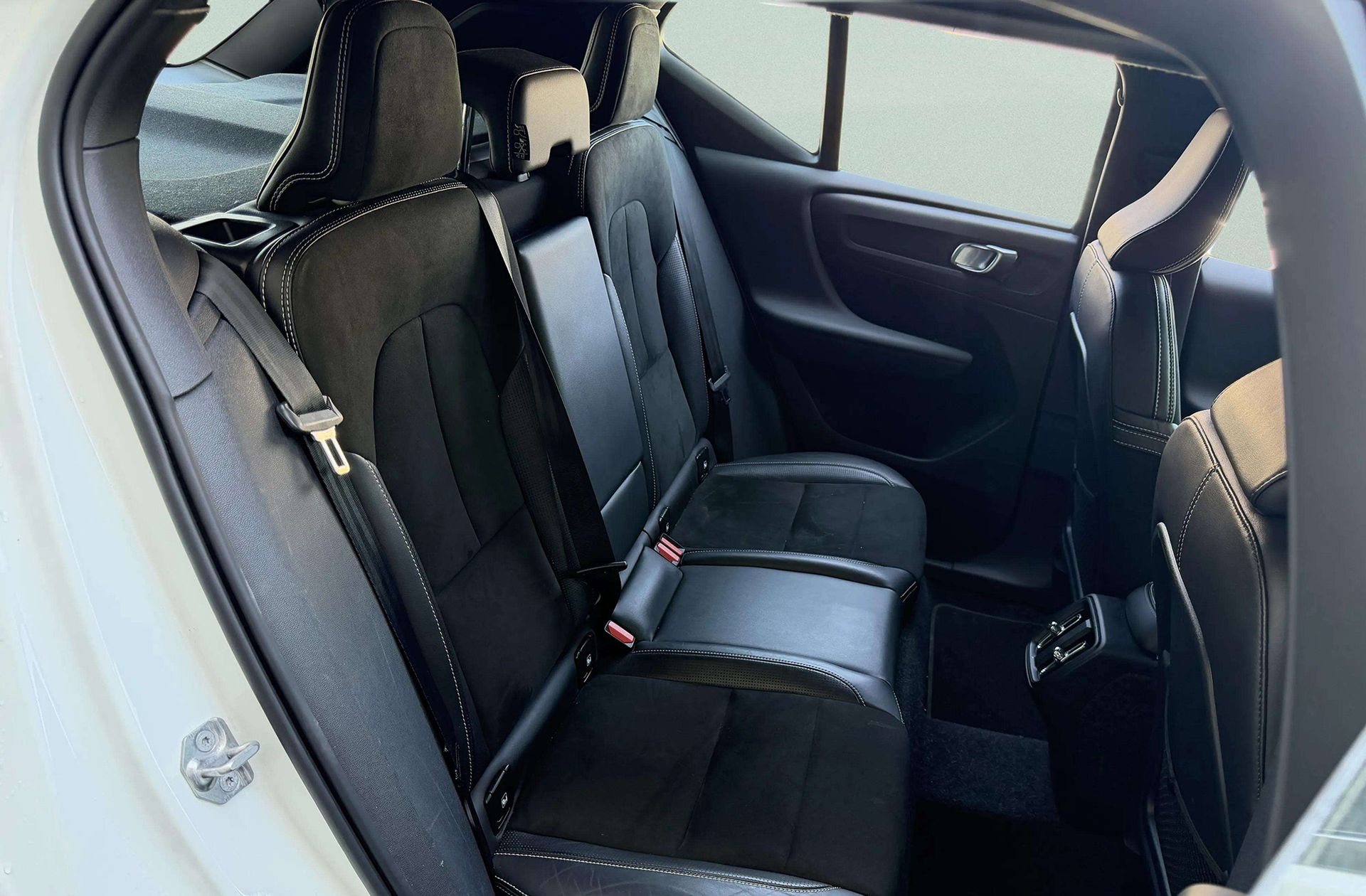 Volvo XC40 T3 R-Design - foto 18