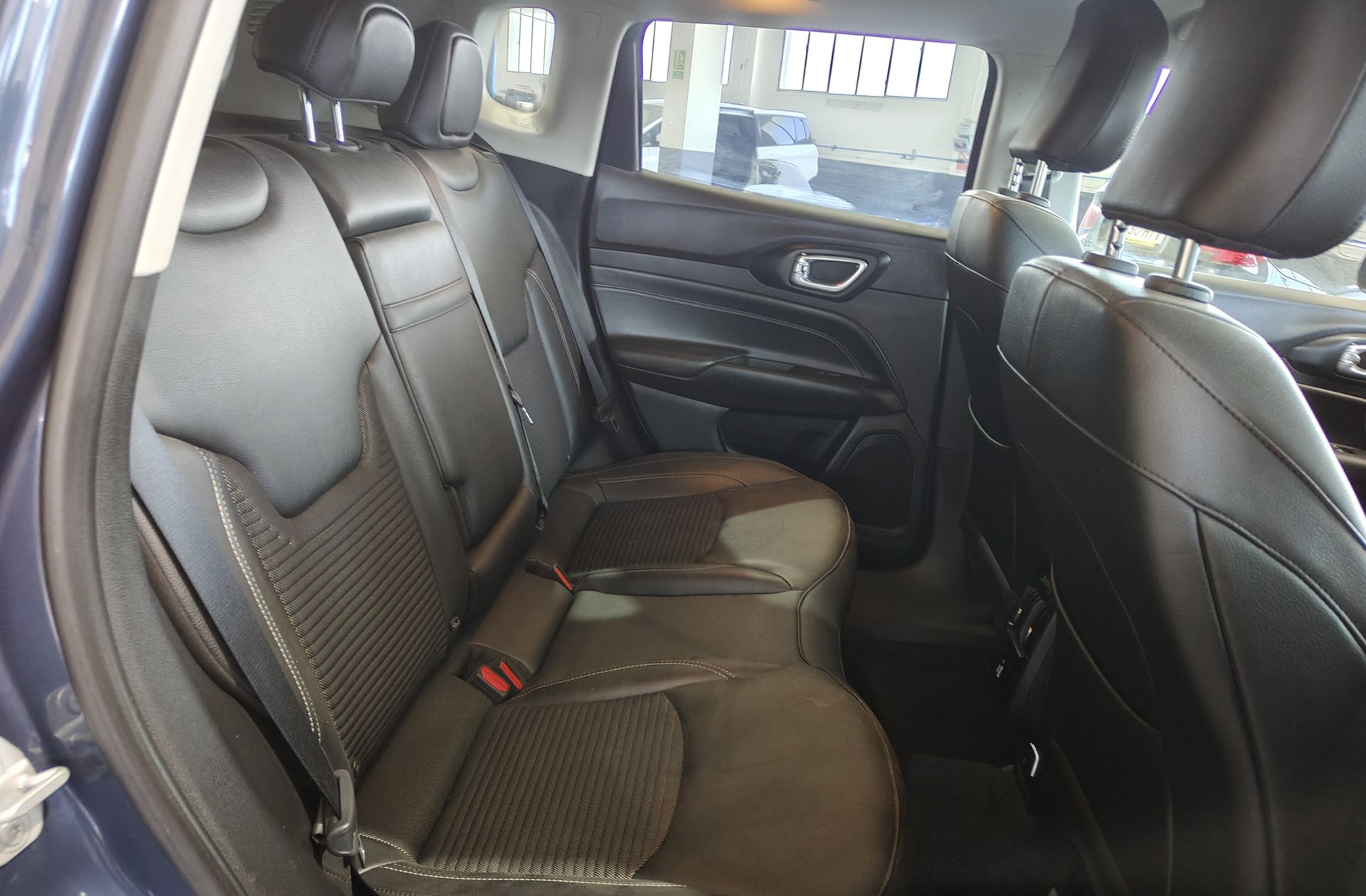 Jeep Compass 1.3 Gse Night Eagle FWD - foto 11