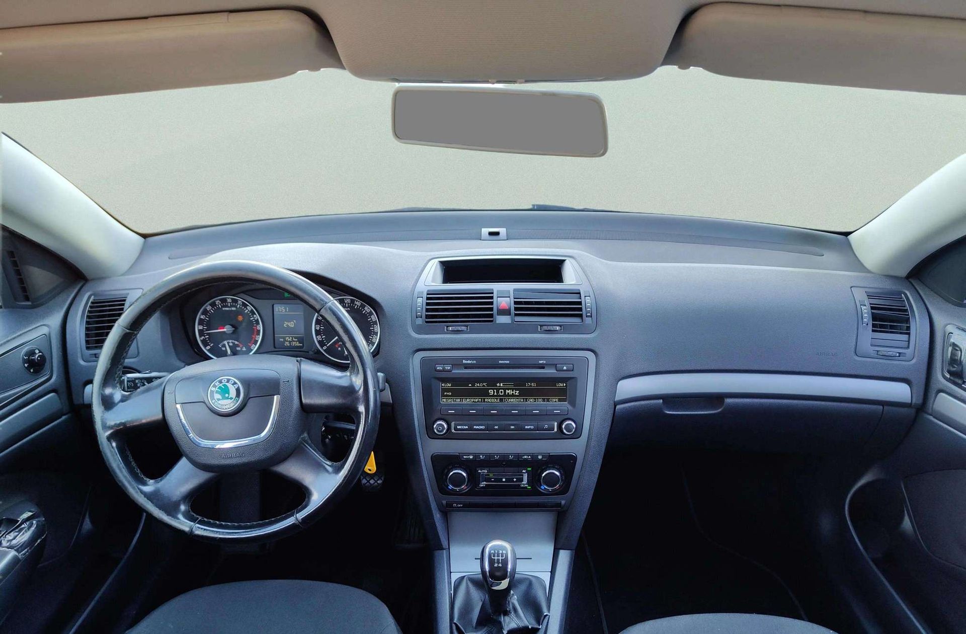 Škoda Octavia 1.6 TDI Active Plus - foto 6