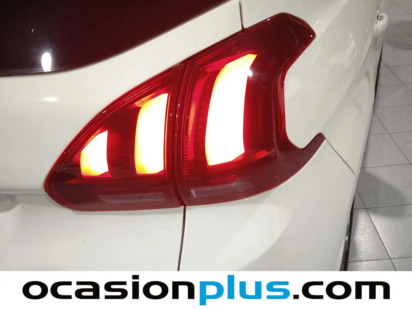 Foto Peugeot 2008 Peugeot 2008 BlueHDi 100 Style (100 CV)