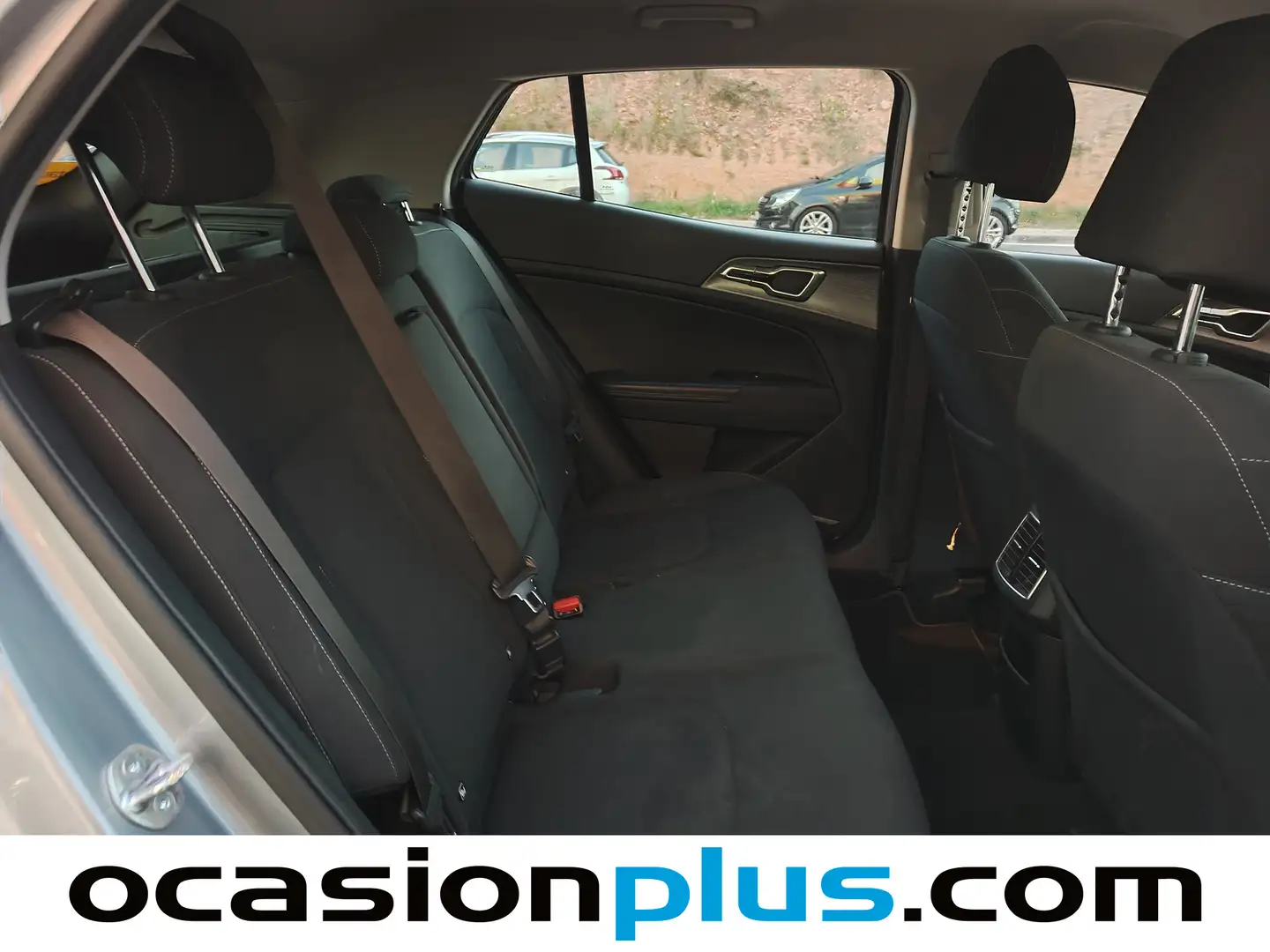 Foto KIA Sportage Kia Sportage 1.6 CRDi MHEV Business 4x2 (136 CV)