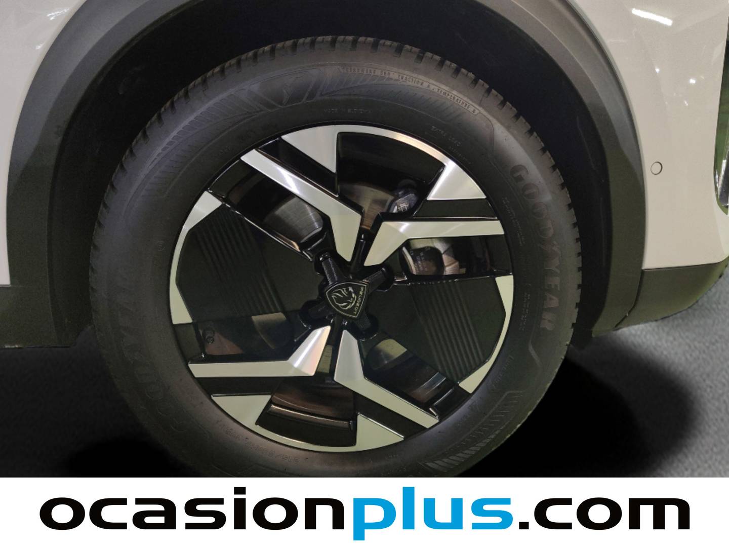 Foto Peugeot 2008 Peugeot 2008 Allure Hybrid eDCS6 (136 CV)