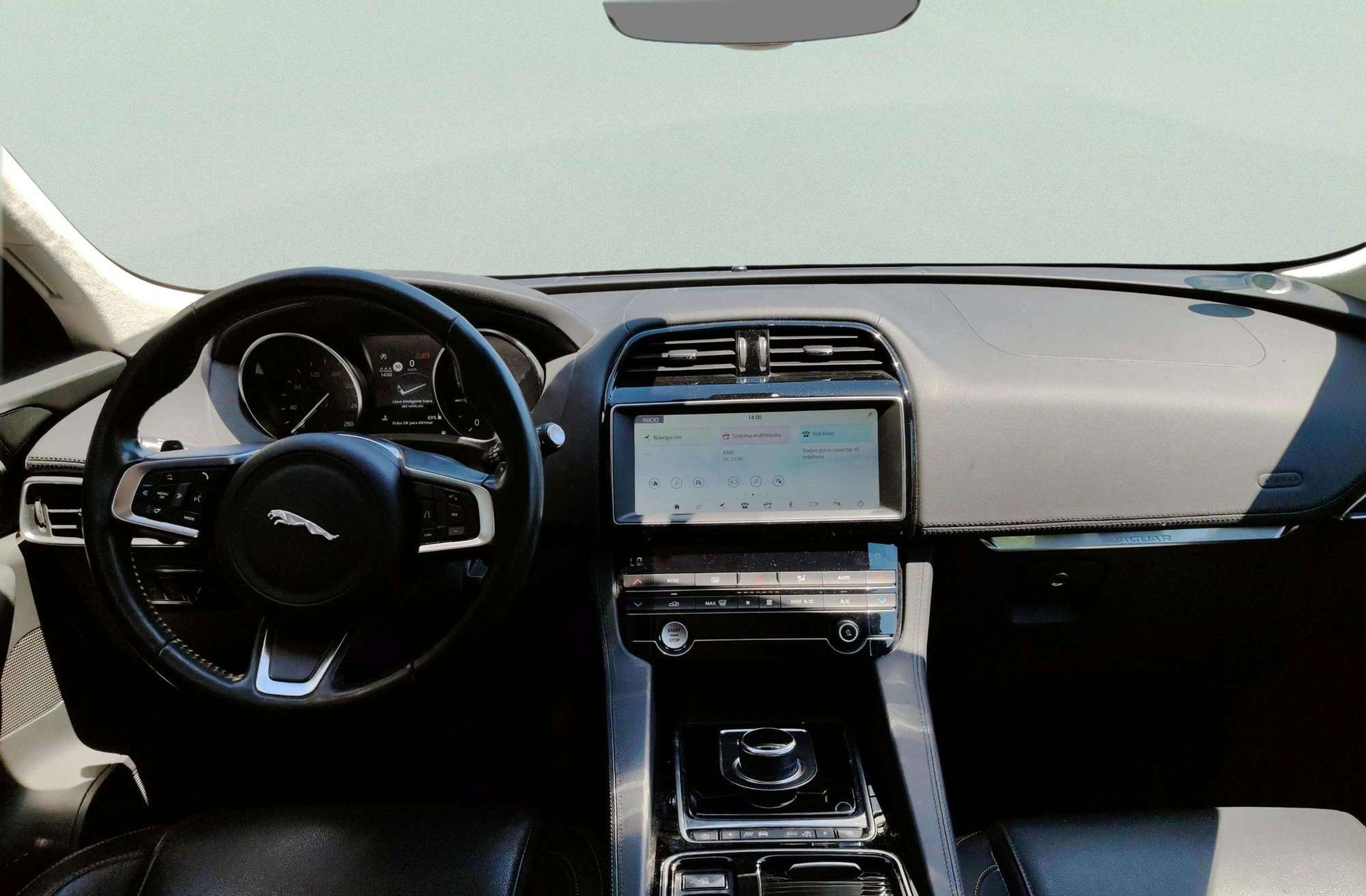 Jaguar F-Pace 2.0L i4D Prestige AWD - foto 6