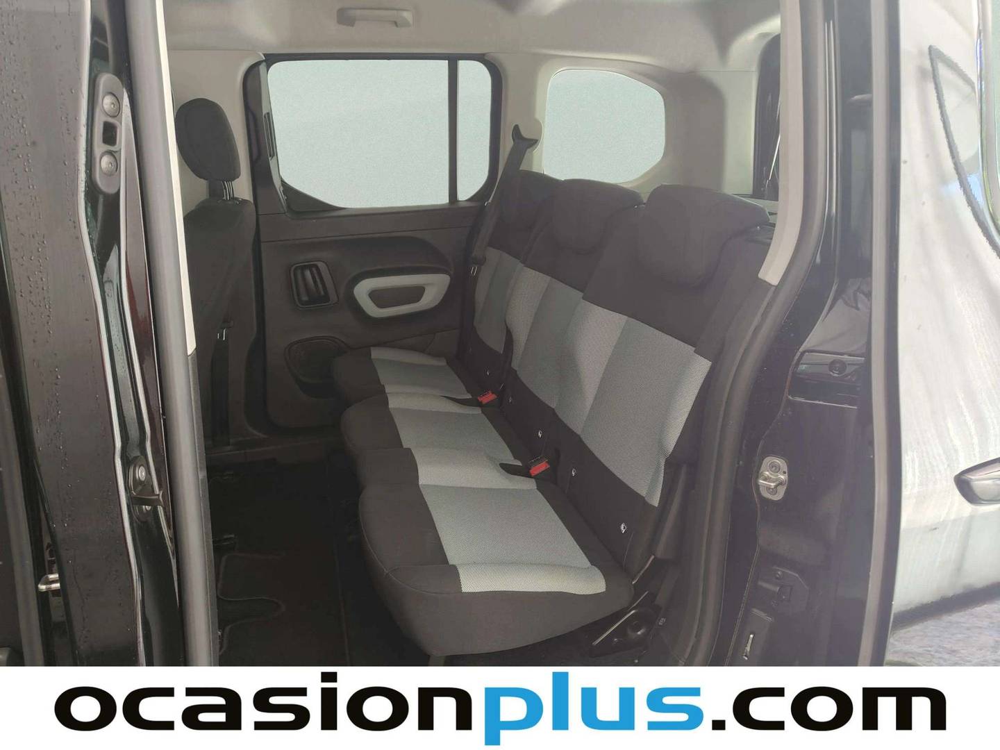Foto asientos traseros Citroën Berlingo Citroën Berlingo Combi BlueHDi 100 S&S Talla M 100 Años (102 CV)