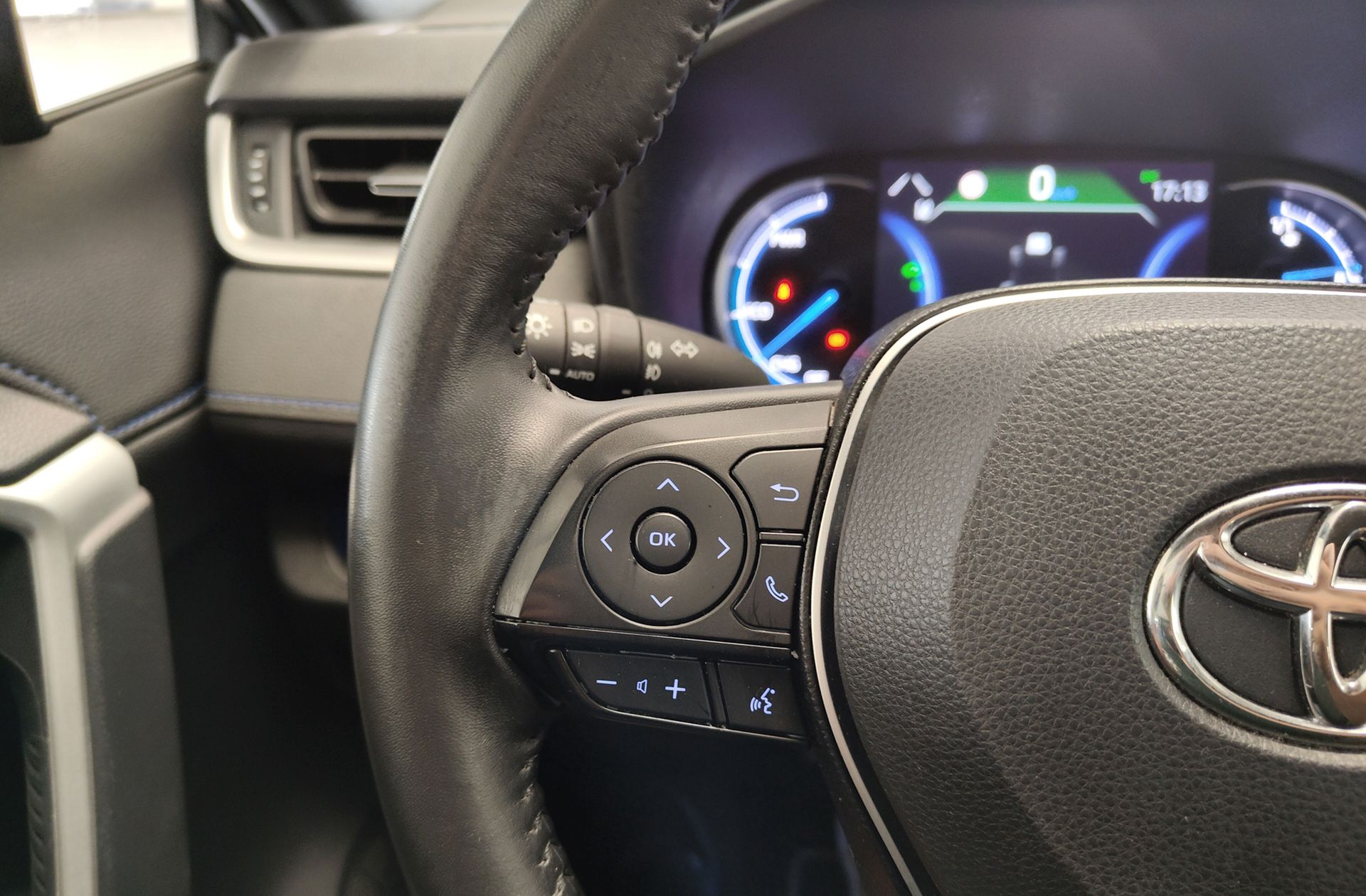 Toyota RAV4 2.5l hybrid Style - foto 24