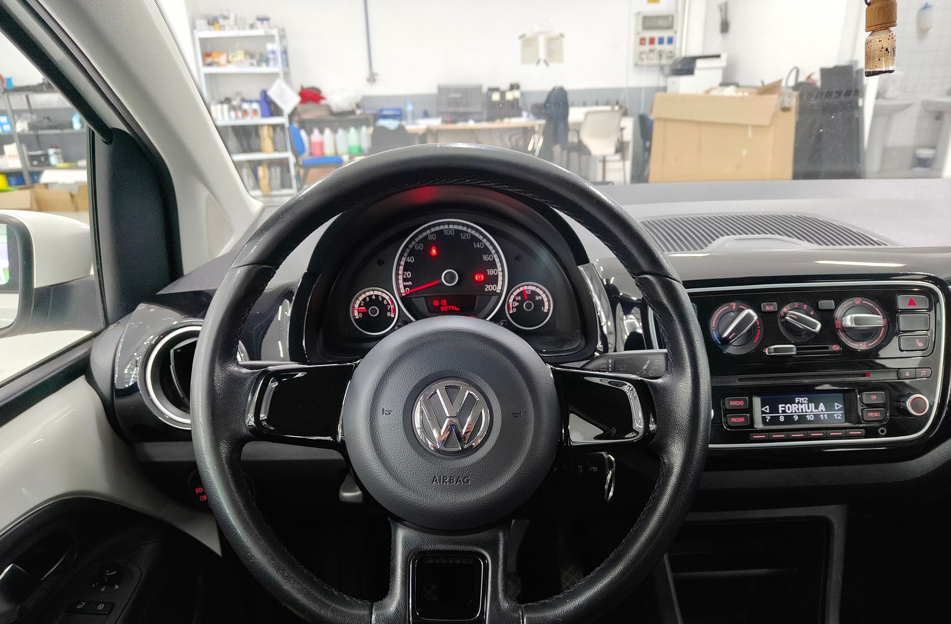 Volkswagen up! High up! 1.0 - foto 18