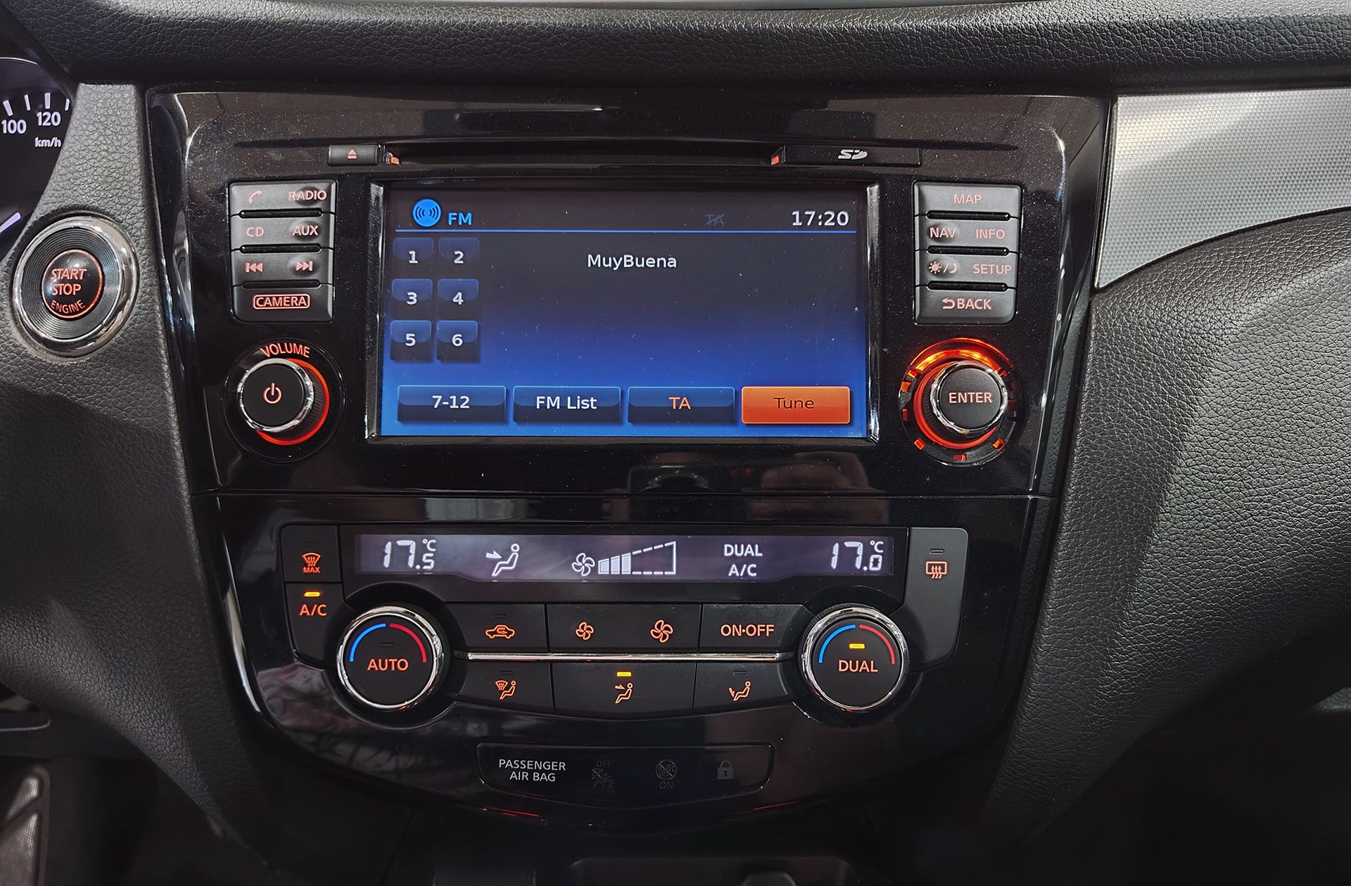Nissan Qashqai DIG-T 115 N-Connecta Xtronic - foto 30