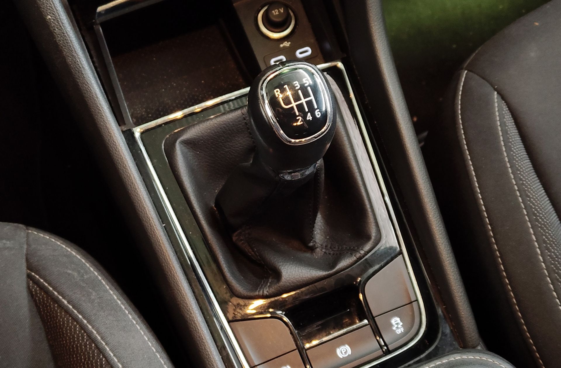 Škoda Karoq 2.0 TDI Selection - foto 5