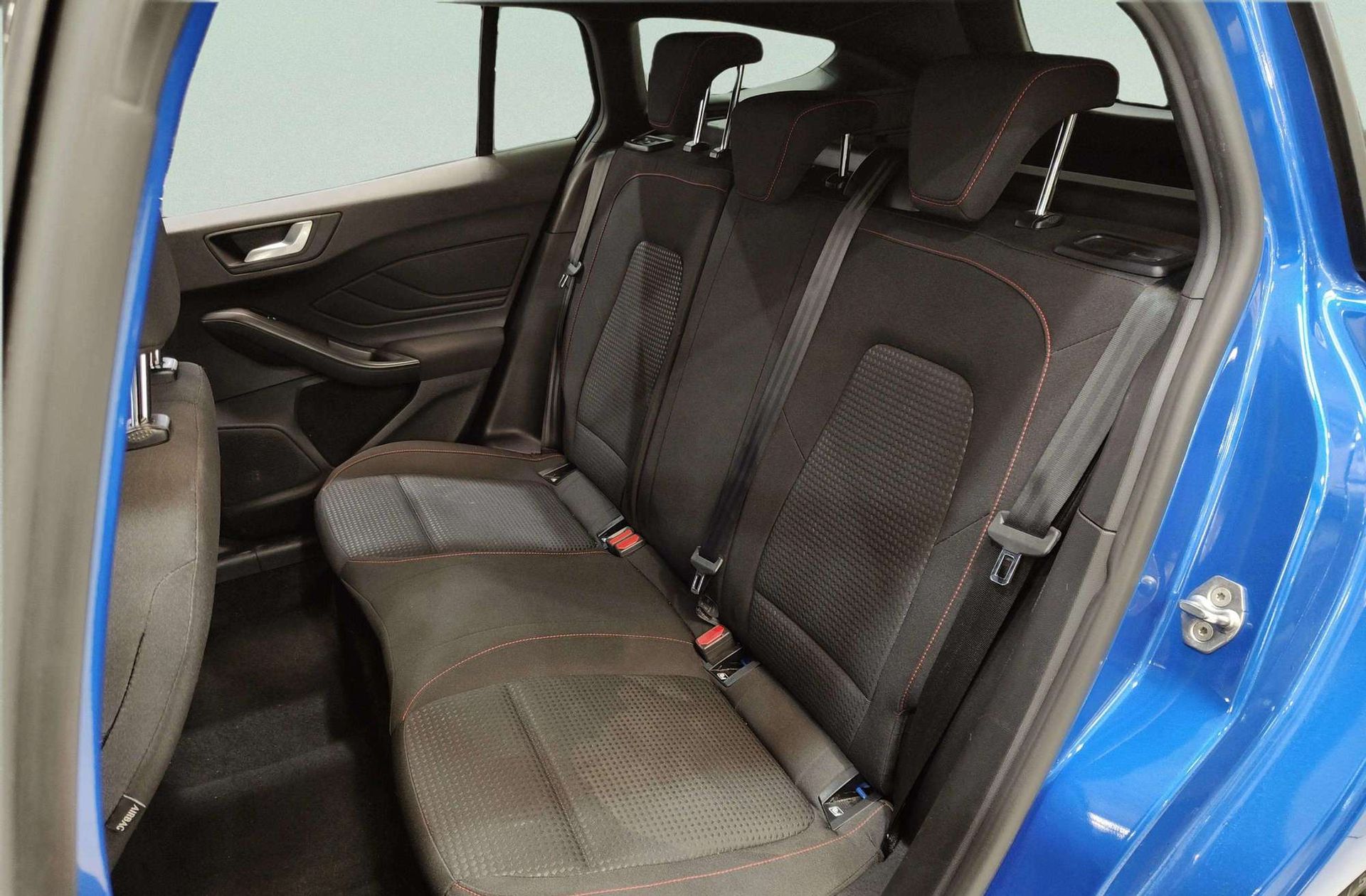 Ford Focus 1.0 EcoBoost MHEV ST-Line - foto 15