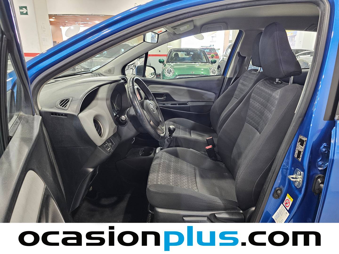 Foto asientos delanteros Toyota Yaris Toyota Yaris 100 Active (99 CV)