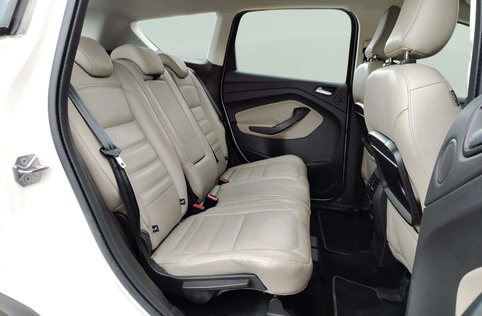 Ford Kuga 1.5 EcoBoost Titanium 4x4 - foto 19