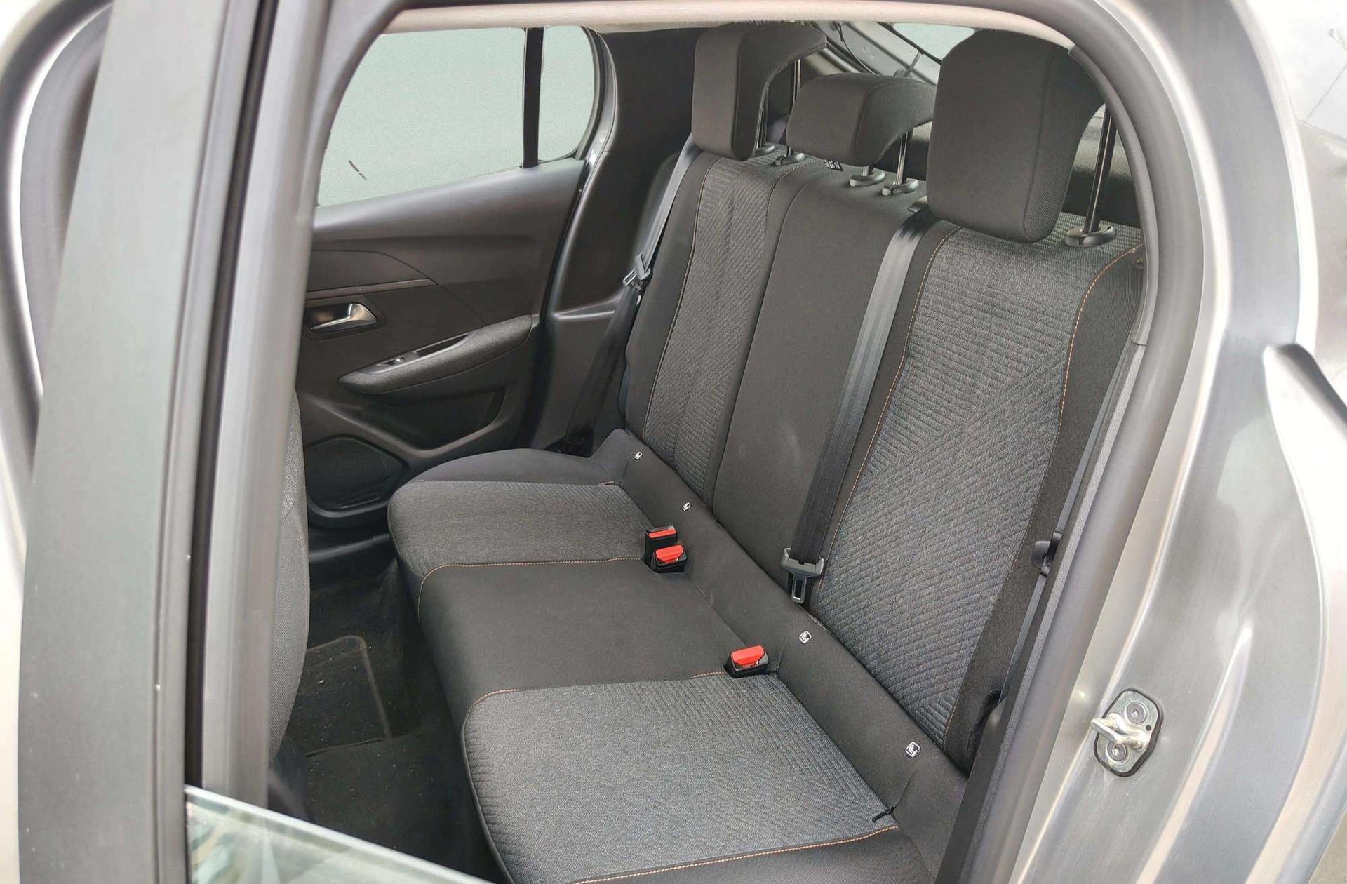 Peugeot 208 Style Hybrid 100 eDCS6 - foto 10