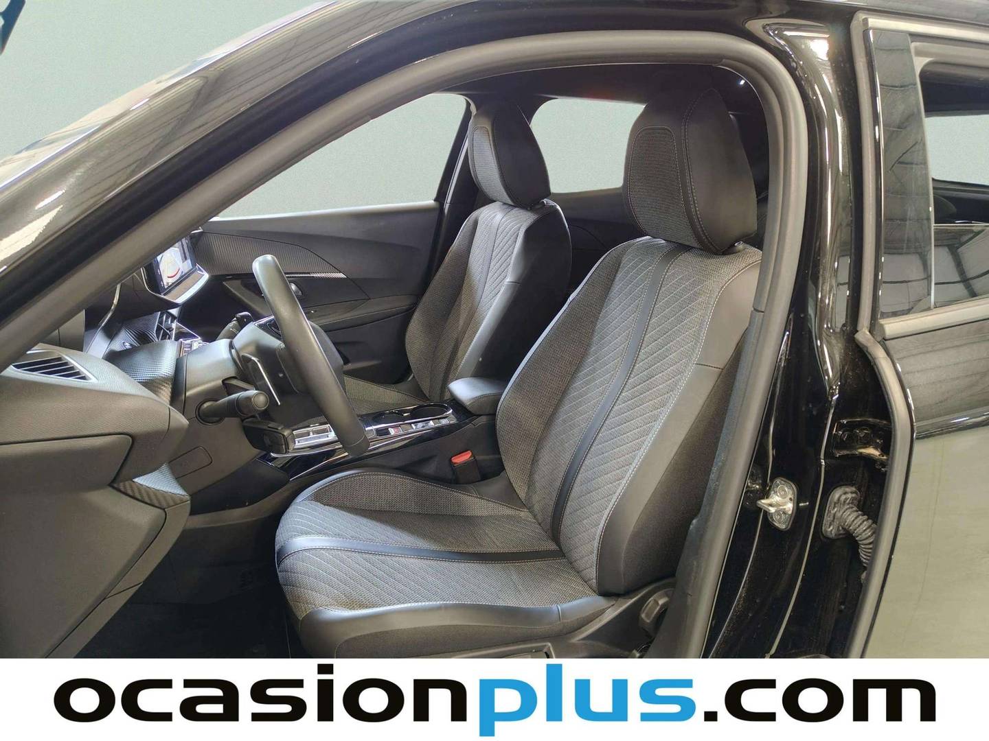 Foto asientos delanteros Peugeot 2008 Peugeot 2008 Allure Hybrid eDCS6 (145 CV)