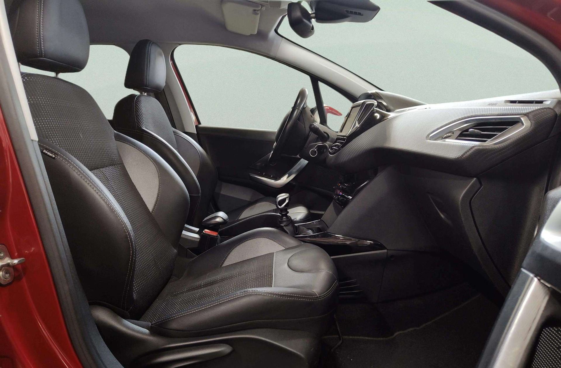 Peugeot 2008 PureTech 130 Allure - foto 21