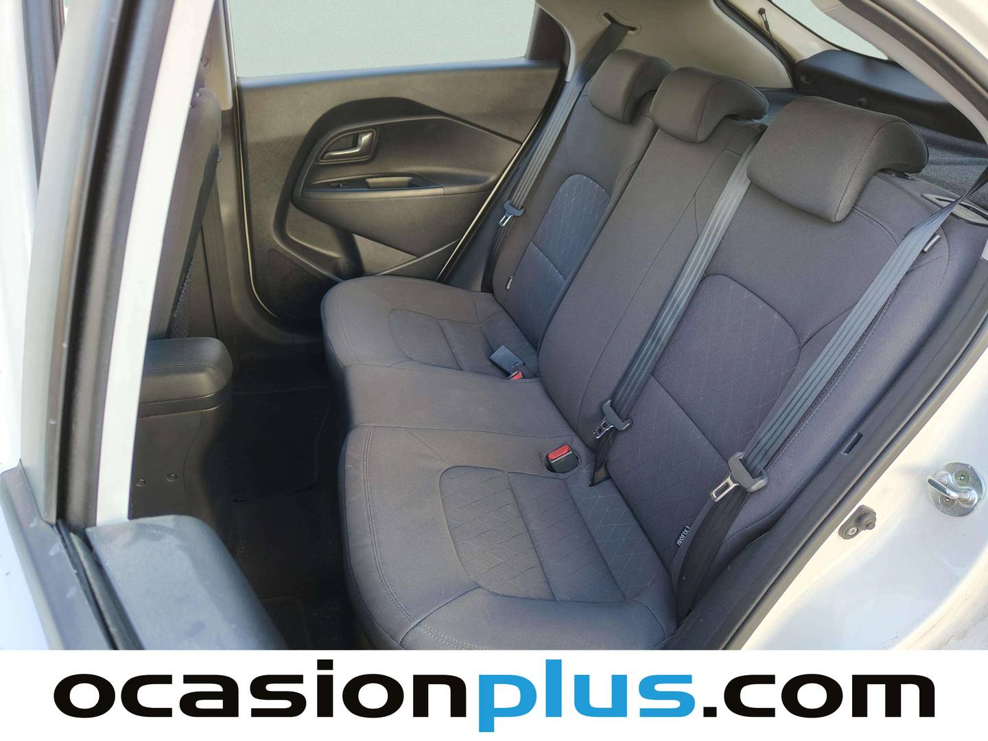 Foto asientos traseros KIA Rio KIA Rio 1.2 CVVT x-Tech Eco-Dynamics  (84 CV)