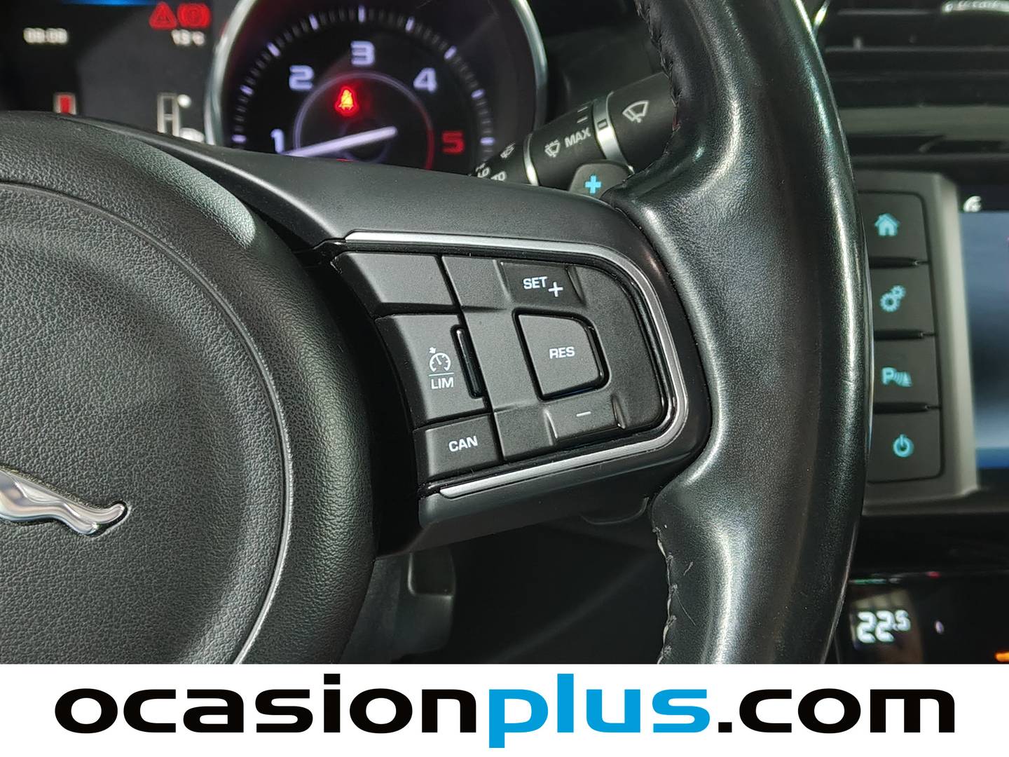 Foto Jaguar XE Jaguar XE 2.0 Diesel Pure RWD Auto (180 CV)