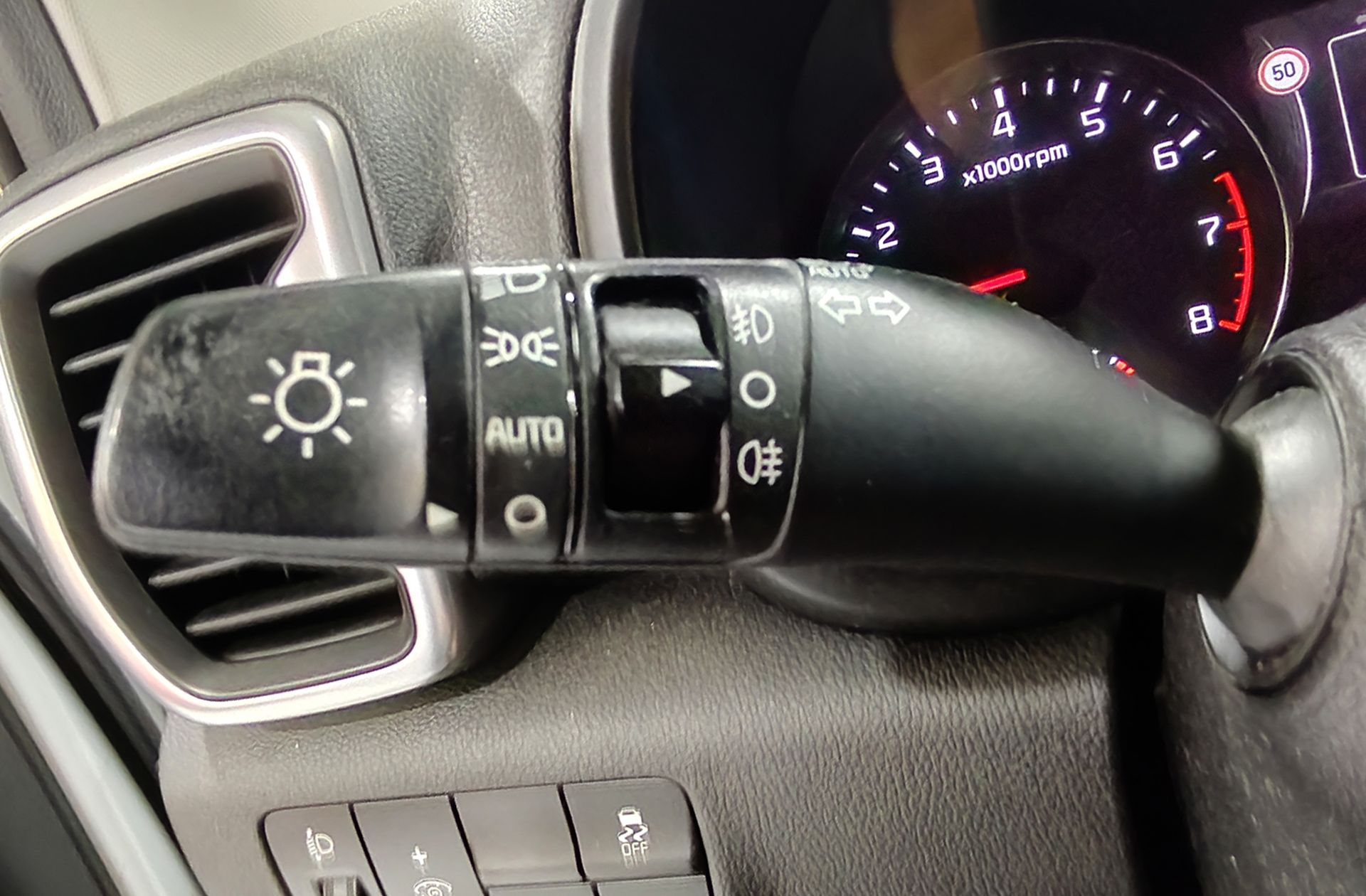 Kia Sportage 1.6 GDi x-Tech17 4x2 - foto 19