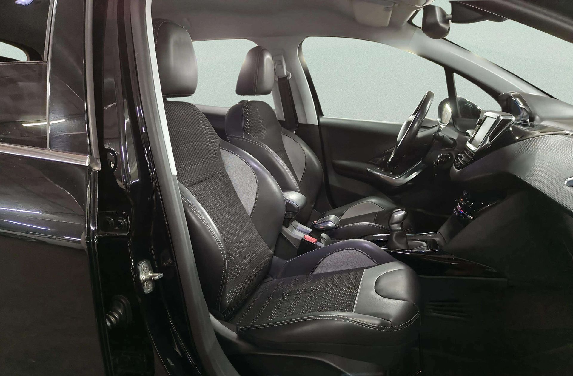 Peugeot 2008 BlueHDi 100 Allure - foto 18
