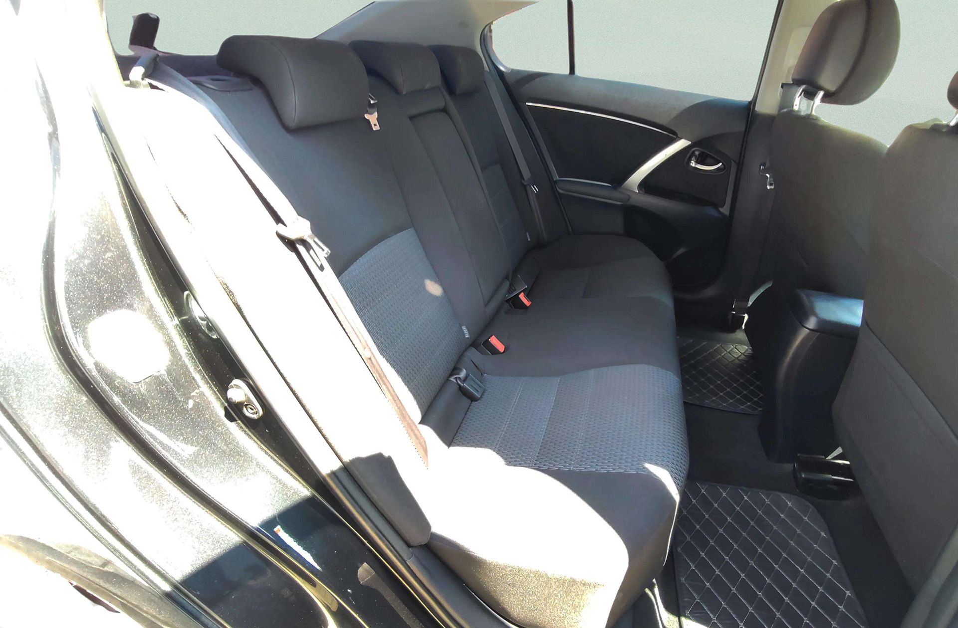 Toyota Avensis 120 D Advance - foto 13