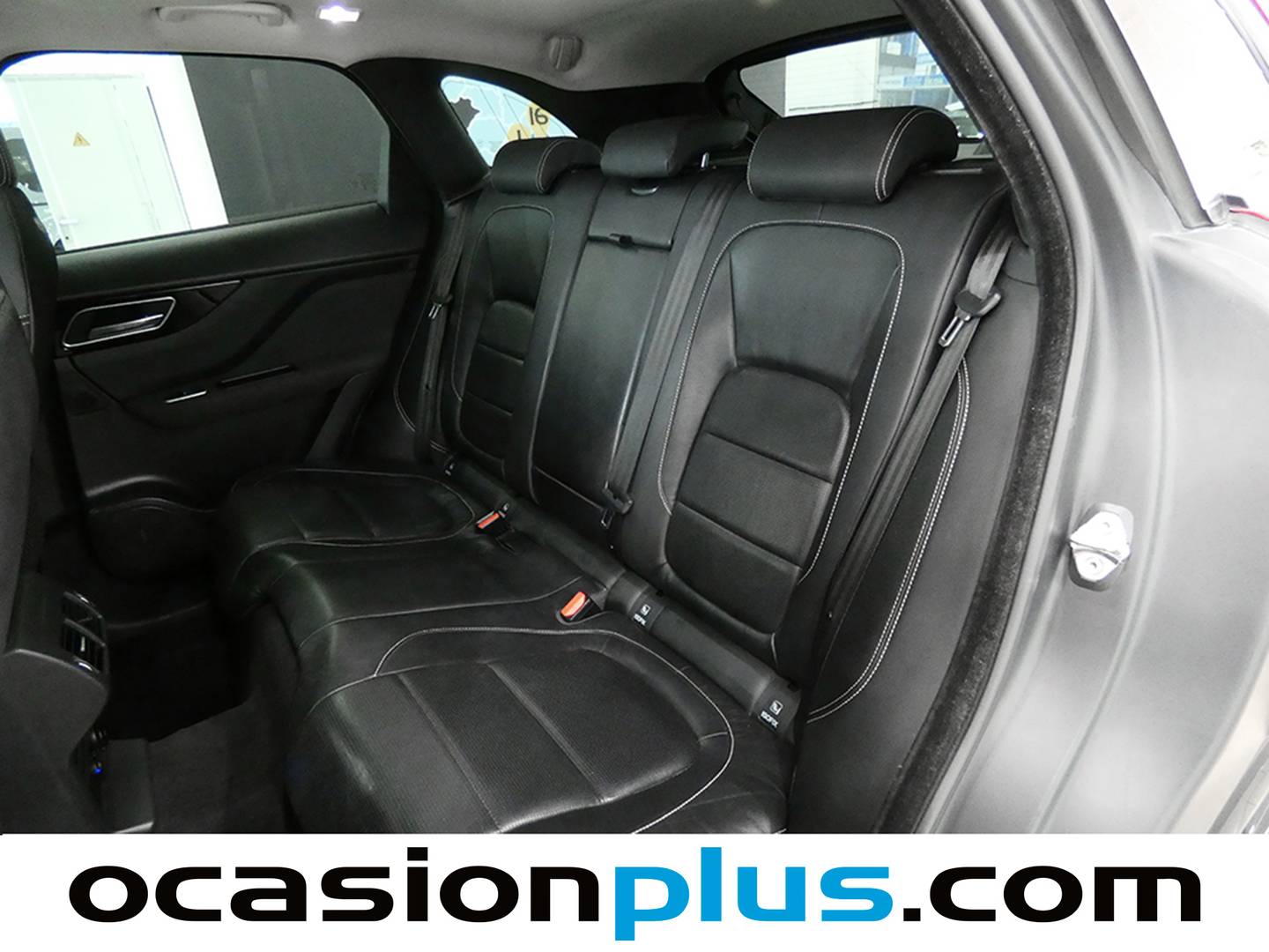 Foto asientos traseros Jaguar F-Pace Jaguar F-PACE 2.0L i4D Prestige AWD Auto (180 CV)