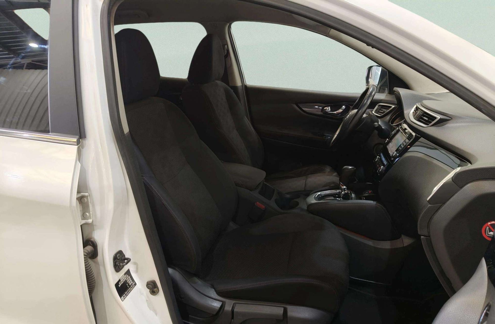 Nissan Qashqai 1.2 DIG-T N-Connecta 4x2 XTronic - foto 19